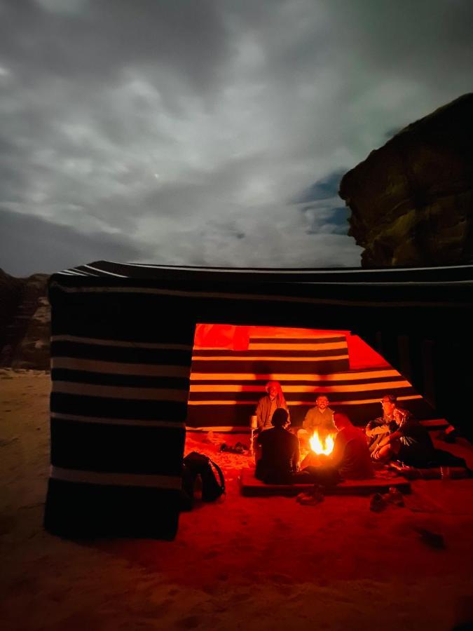 Wadi Galaxy Camp * 瓦迪拉姆